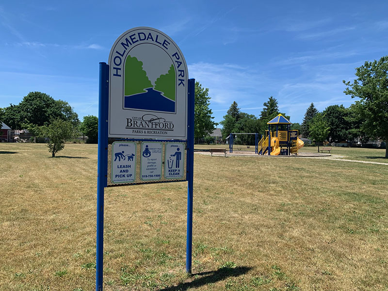 holmedale park sign.jpeg