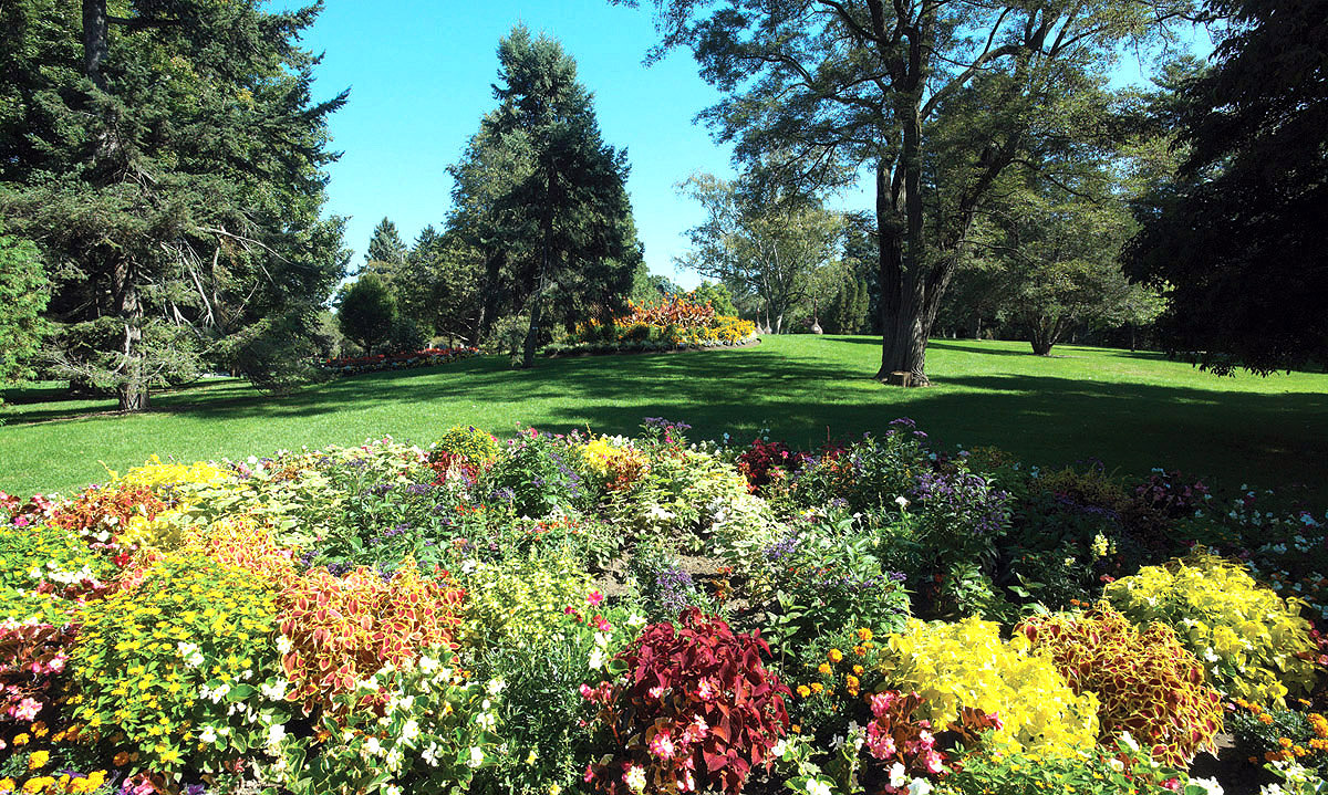 Glenhyrst_Gardens.jpg
